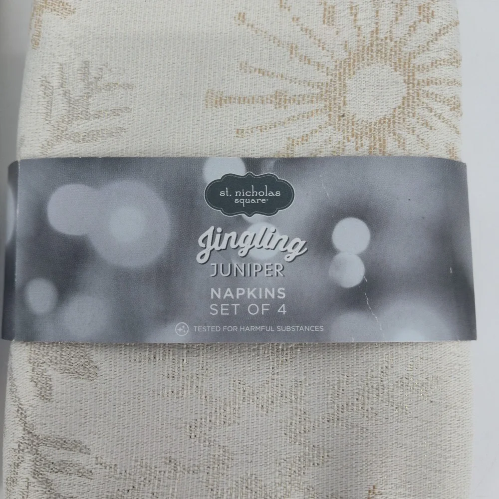 St Nicholas Square Jingling Juniper Metallic Snowflake Napkins Set of 8 NEW NTW